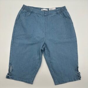 Croft & Barrow Womens Skimmer Capri Shorts Light Wash Denim Petite Large PL NEW